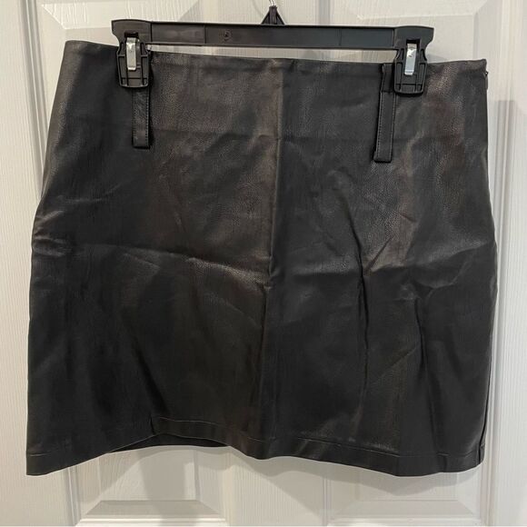Blush Dresses & Skirts - Blush Boutique Black Faux Leather Mini Skirt Women’s Size L